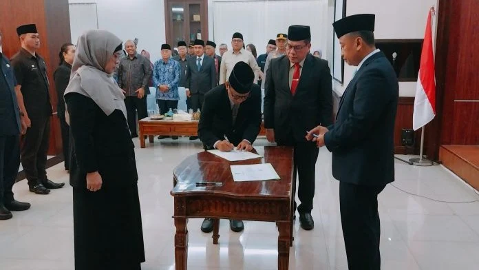 Wali Kota Depok Lantik 136 ASN, Termasuk 17 Kepala Dinas dan Pejabat Eselon II