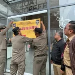 Satpol PP Depok Segel Koat Coffee Karena Tak Miliki IMB