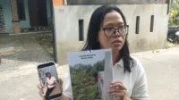 Anak korban teror tetangga di Depok, Ashyfa. Foto: Dok. kumparan | Sumber: Dok. kumparan" class="ImageLoaderweb__StyledImage-sc-zranhd-0 ieyPFa"/>